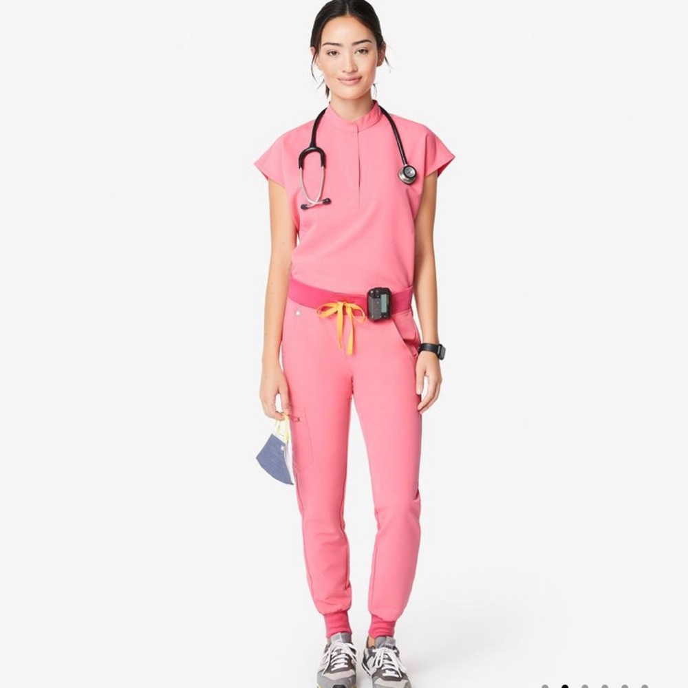 Figs Neon Pink